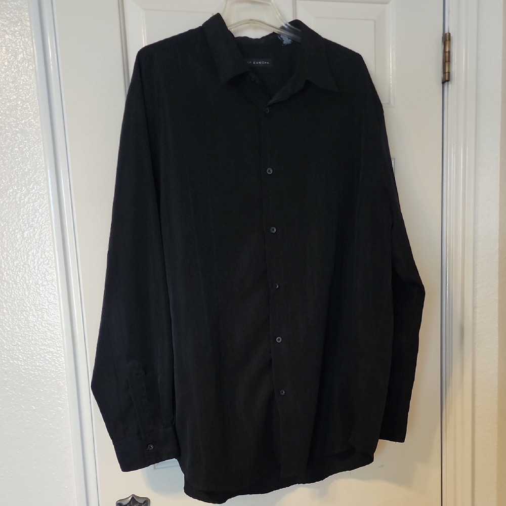 Elegant Black Men's Button-Down Shirt